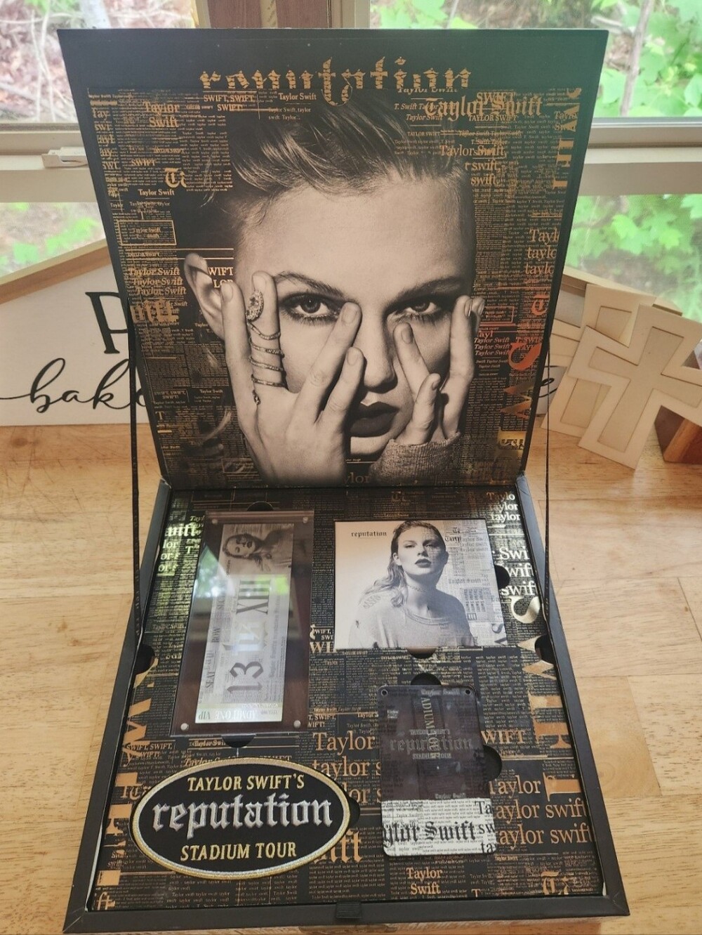 Taylor Swift VIP Reputation Box
